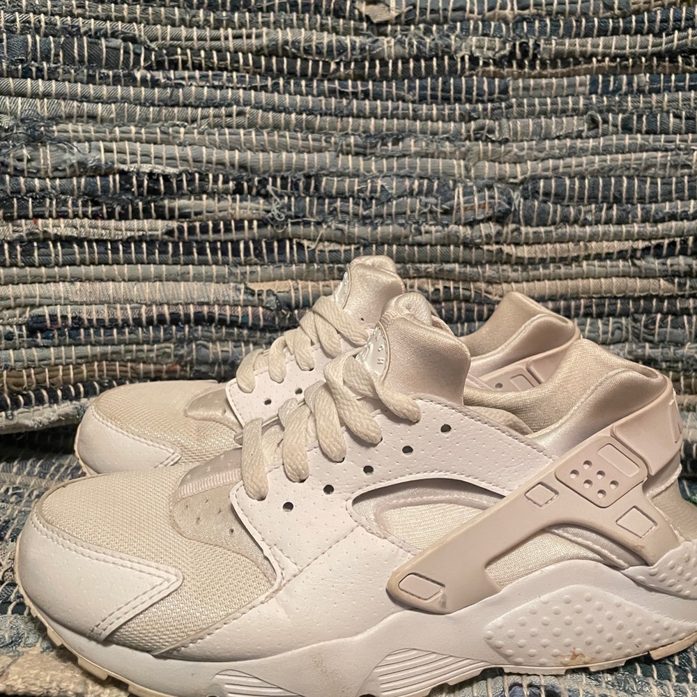 Nike Triple White Huaraches